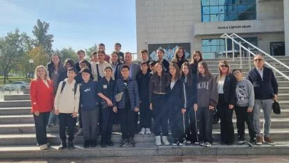 Biga Hamdibey Ortaokulu öğrencilerinden TBMM'ye ziyaret