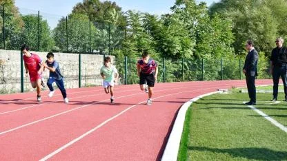 Biga Kaymakamı Kayabaşı, 100 Metre Yarışına Start Verdi