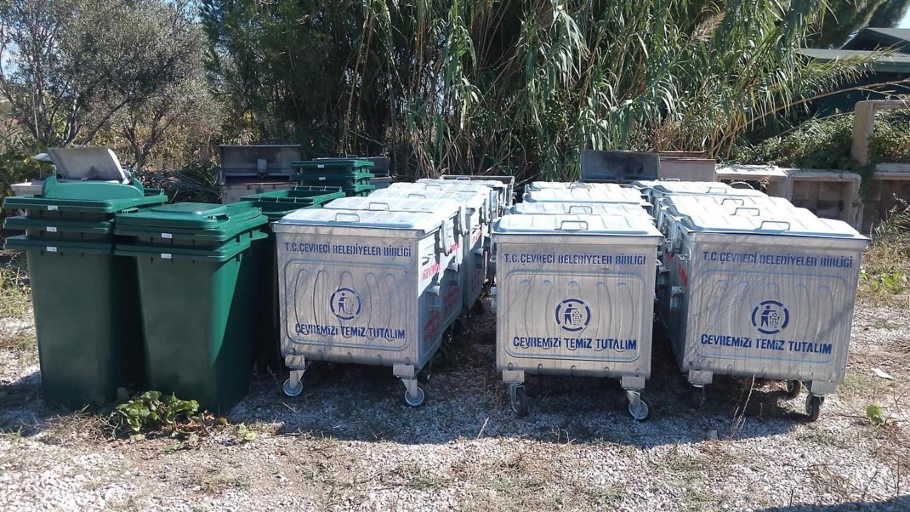 Bozcaada&#039;ya çöp konteyneri hibesi