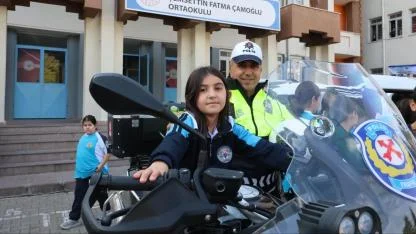 Çanakkale Emniyeti Okullarda! Akran Zorbalığı ve Siber Suçlara Karşı Kalkan Nasıl Kurulur?