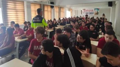 Çanakkale Jandarmasından Lise Öğrencilerine Trafik Eğitimi