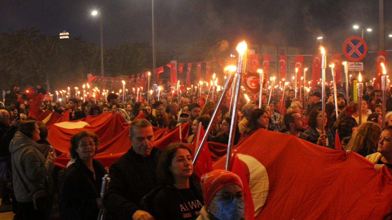 Çanakkale'de 7'den 70'e Fener Alayı'nda Buluştu!