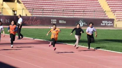 Çanakkale'de Amatör Spor Haftası Atletizm Yarışları Gerçekleşti