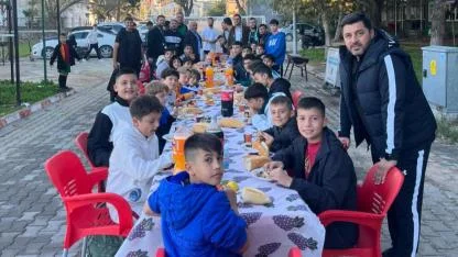 Çardak Spor U16 takımı ve  Çanakkale Spor alt yapı oyuncuları mangalda buluştu