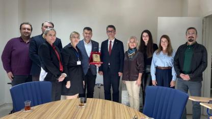 ÇOMÜ Hastanesine Büyük Destek! Ali Atak'a Rektörden Teşekkür Plaketi