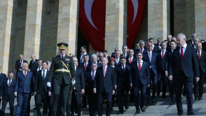 Cumhuriyetin 102. yılında 1 milyonu aşkın vatandaş Anıtkabir'e akın etti!