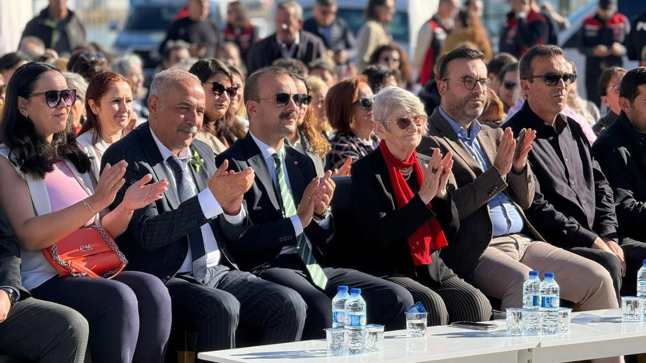 Eceabat'ta Hasat Bereketi! Canan Karatay Zeytinyağının Sırlarını Açıkladı