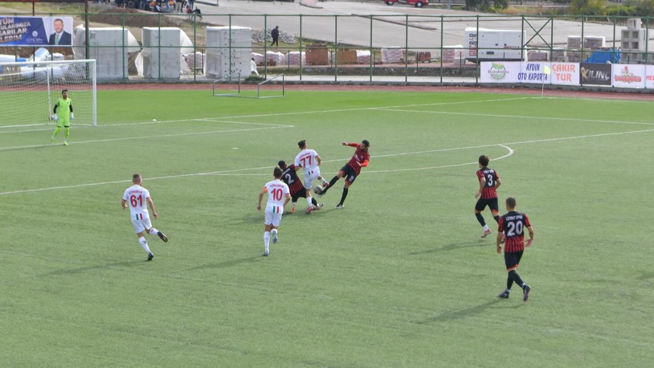 Ezinespor evinde Levent Futbol Kulübü ile yenişemedi