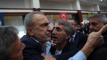 Fenerbahçe Yüksek Divan Kurulu Toplantısında Gergin Anlar
