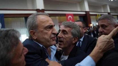 Fenerbahçe Yüksek Divan Kurulu Toplantısında Gergin Anlar