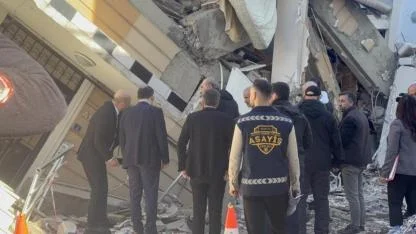 Gebze'de çöken binanın enkazında inceleme yapılıyor