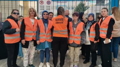Gelibolu Şoförler ve Otomobilciler Esnaf Odası'ndan servis annelerine ziyaret