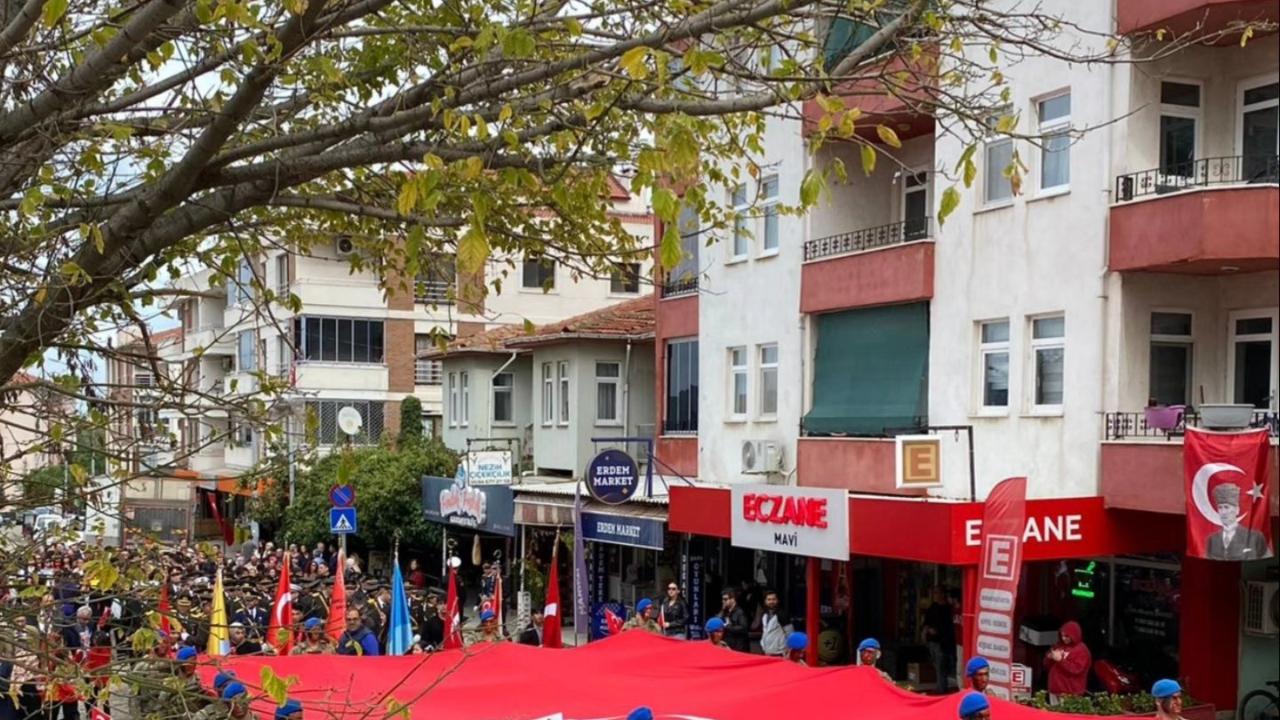 Gökçeada'da Cumhuriyet Yürüyüşü