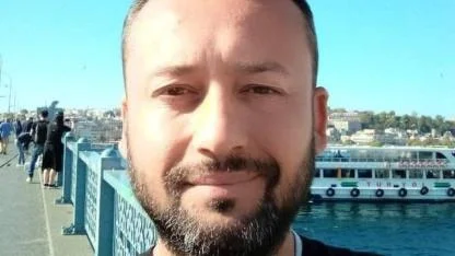 KANLI SABAH! Çanakkale'de Cadde Ortasında Dehşet: Alkollü M.K.K. Husumetlisini Bıçaklayarak Öldürdü ve Polisi Bekledi!