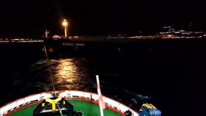 Kömür yüklü dev gemi boğazda makine arızası yaptı: Kurtarma operasyonu hemen başladı