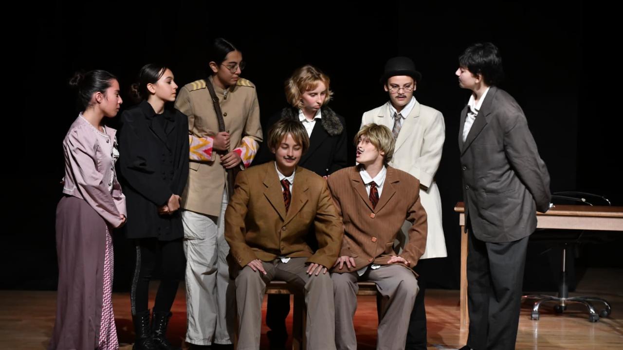 Müfettiş, izleyicilerden tam not aldı