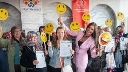 Mutluluk Reçetesiyle kahkahalar salonu sardı
