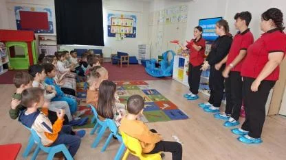 Miniklere hijyen eğitimi