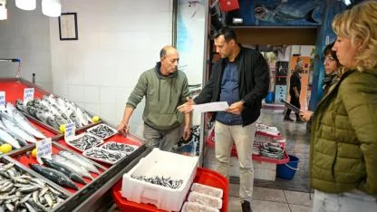 Çanakkale'nin balıkları, sokak hayvanları için mama olacak