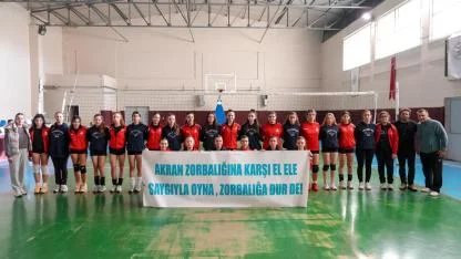 Çanakkale’de Anlamlı Dostluk Maçı: Gençler zorbalığa karşı tek yürek