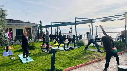 Küçükkuyu güne yogayla başladı