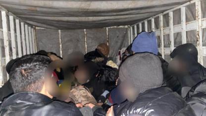 Çanakkale'de göçmen kaçakçılığı operasyonu: 4 organizatör ile 75 kaçak göçmen yakalandı