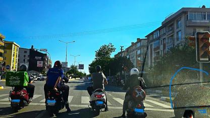 Türkiye’de Başka Örneği Yok: Ucuz, Ehliyetsiz ve Denetimsiz Scooter Ordusu Karşısında Şehir Çaresiz