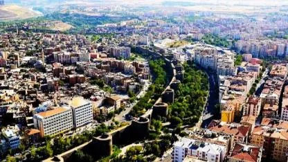 Türkiye'nin Tarihi Mirası Güçleniyor: Mersin, Adana ve Diyarbakır'da Yeni Sit Alanları İlanı ve Tescil Kararları