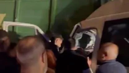 Yolcu minibüsü traktöre çarptı: 15 yaralı