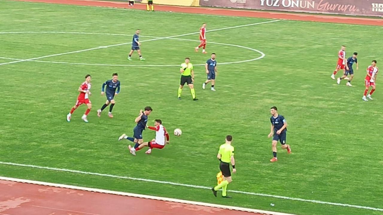 6-0&#039;lık Destanın Başrolü: Furkan Şahin Hattrick Yaptı, Çanakkalespor Gol Oldu Yağdı!