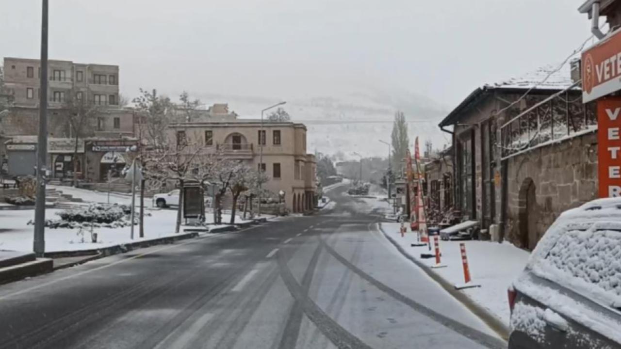 Aksaray&#039;ın Güzelyurt ilçesinde kar yağışı başladı