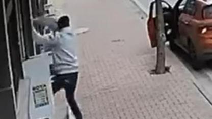 Aracıyla Geldi, Balkona Tırmanıp Cins Kediyi Çaldı!