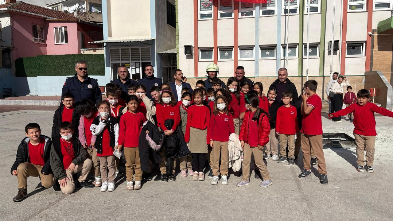 Atatürk İlkokulu’nda gerçeği aratmayan yangın tatbikatı