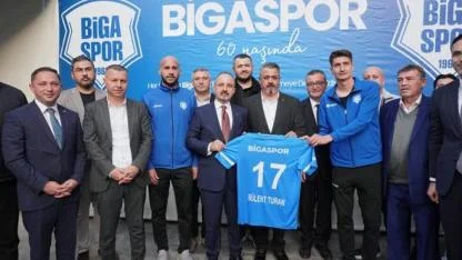 BAKAN YARDIMCISI TURAN'DAN BİGASPOR'A TAM DESTEK! "Yeniden Profesyonel Liglere Döneceksiniz!"