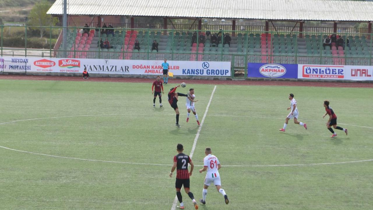 BAL&#039;da Nefesler Tutuldu: Ezinespor, Kapaklıspor&#039;u Ağırlıyor! Pazar Günü Büyük Randevu