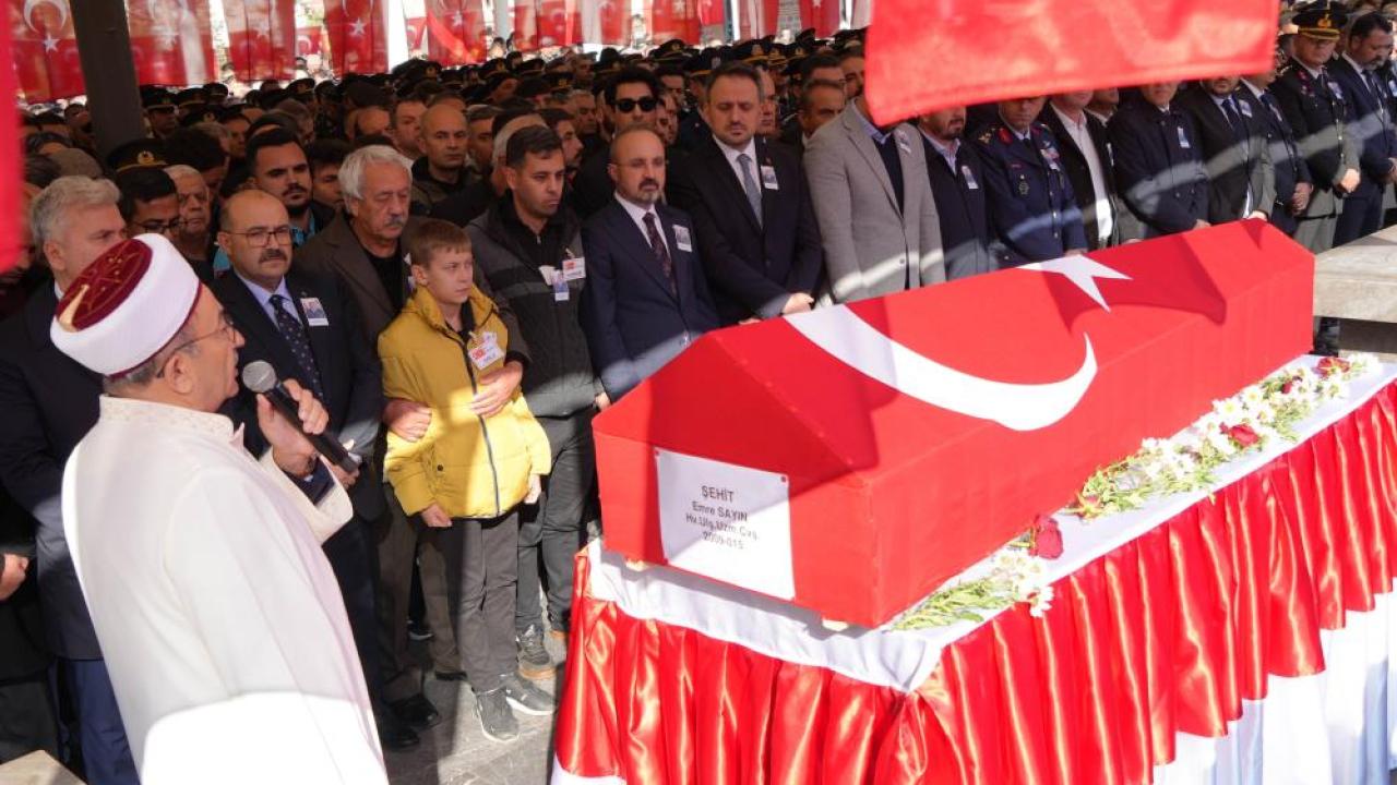 Balıkesir, Şehit Emre Sayın&#039;ı son yolculuğuna uğurladı