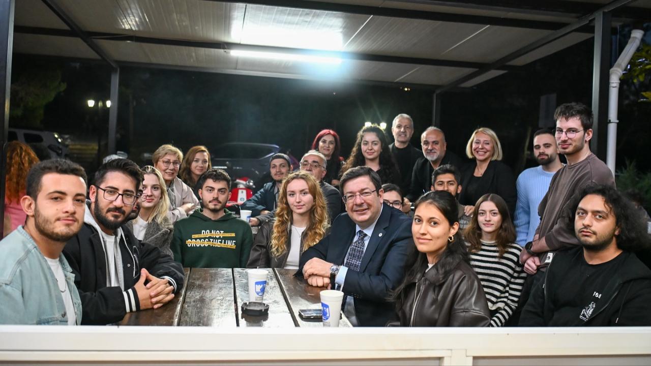 Başkan Erkek, öğrencilerle bir araya gelerek çorba ikramında bulundu