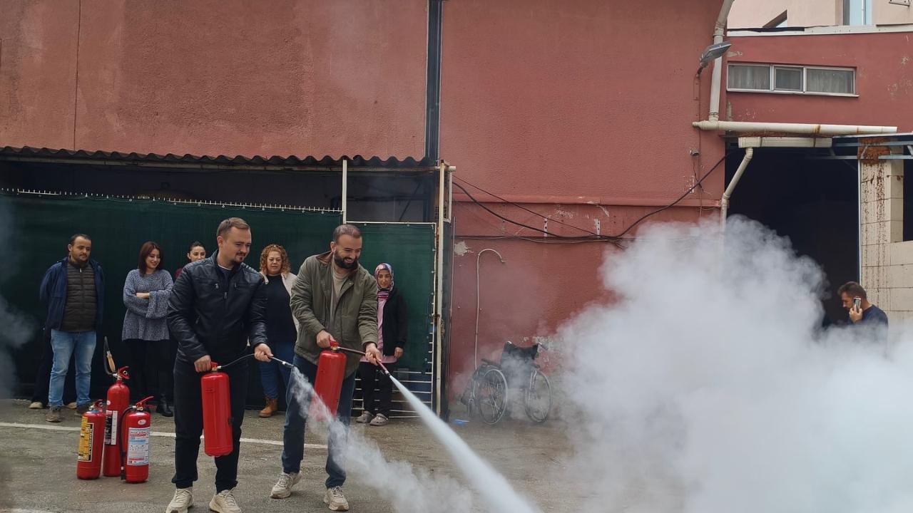 Bayramiç Devlet Hastanesi’nde &#039;Gerçekçi Senaryo&#039;! Yangın Tatbikatı Nefesleri Kesti: İşte O Anlar!