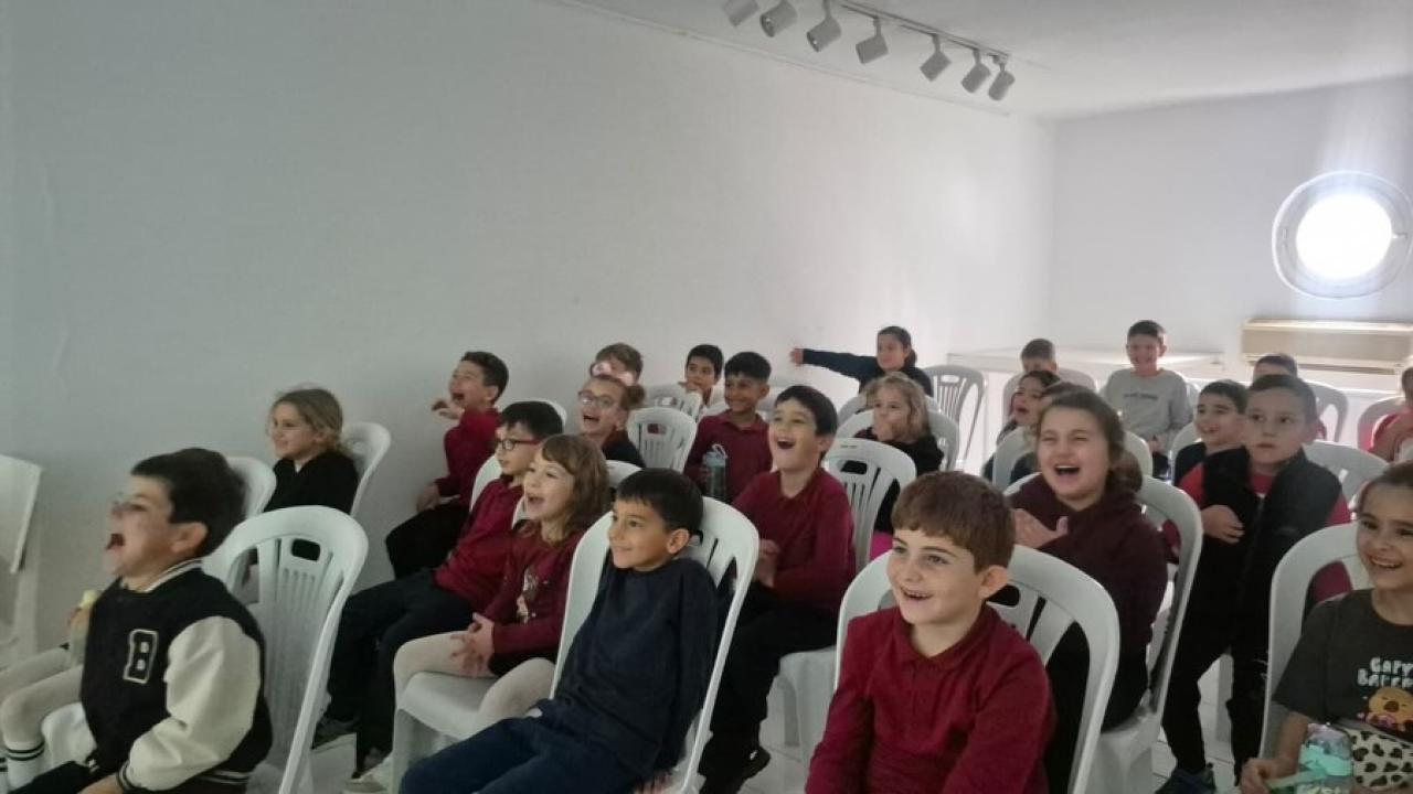 Bozcaada’da Dünya Çocuk Günü’nde Açık Hava Sinema Keyfi