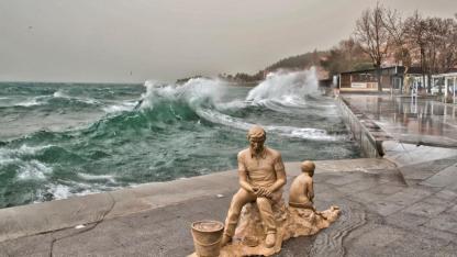 Çanakkale Lodosla Savruluyor: Şimdi Sıradaki Sizi Çok Şaşırtacak!