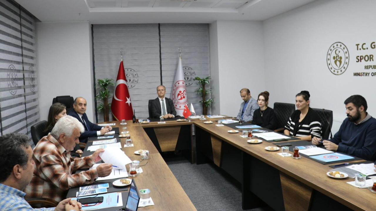 Çanakkale Sporunda Flaş Kararlar Yolda! Disiplin Kurulu Zirvesinden 'Fair Play' Vurgusu: Başarının Sırrı Açıklandı!