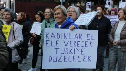 Çanakkale'de kadınlar şiddete, eşitsizliğe ve yoksulluğa karşı sokakta