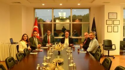 ÇANAKKALE’DE ÖĞRENCİLERE 'İŞ GARANTİSİ' PROTOKOLÜ! ÇTB ve ÇOMÜ Güçlerini Birleştirdi: Mezunlar Artık Daha Kolay İşe Girecek!