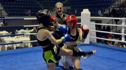 Çanakkalele Sporcudan NAKAVT! İclal Nazlı, Rakibini 2. Raundda KO Etti!