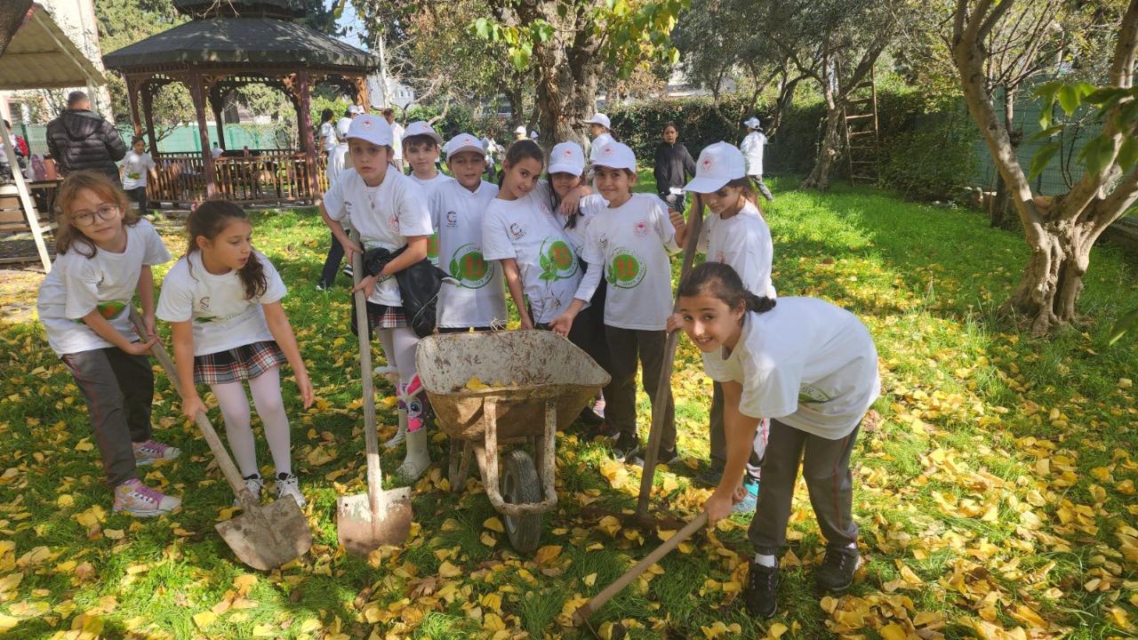 Çanakkale&#039;nin Geleceği Yetişiyor! Çanakkale&#039;de &#039;Lider Çocuk Tarım Kampı&#039; Tamamlandı