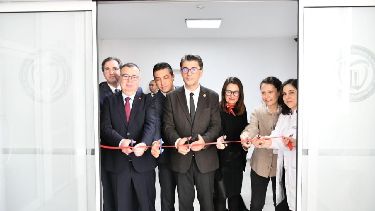 Çanakkale&#039;nin Sağlıkta Teknoloji Üssü Açıldı! ÇOMÜ Diş Hekimliği&#039;nde Yeni Klinik ve AR-GE Merkezi Devrede