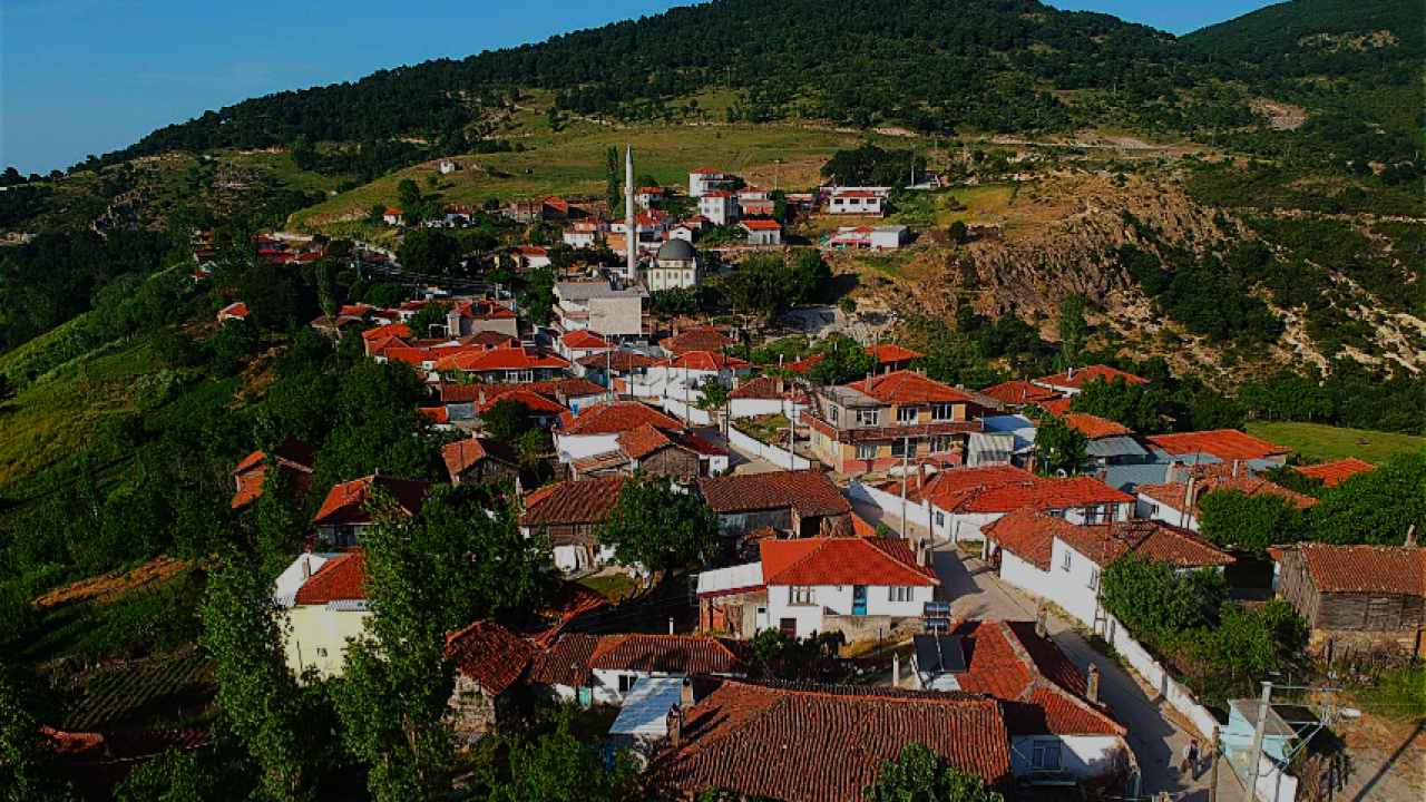 Çanakkale&#039;ye Bir Buçuk Saat Uzaklıkta Saklı Lezzet Durağı: Biga&#039;nın Işıkeli Köyü ve Coğrafi İşaretli Nohut Kahvesi ve Oğlak Çevirme