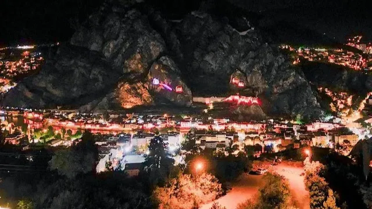 Çankırı&#039;nın Kalbinde Dev Arsa Fırsatı: 9.809 m²&#039;lik Arazi Kapalı Teklifle Satışa Çıkıyor!