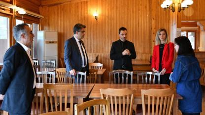 ÇOMÜ Personelinin Yeni Sıcak Buluşma Noktası Hazır! Yamaç Kafe Çok Yakında Açılıyor!