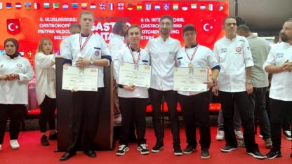 ÇOMÜ'lü Genç Şefler Antalya'yı Salladı! 4 Kategoride 3 ALTIN Madalya İle Döndüler